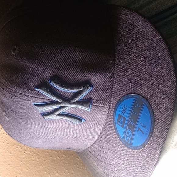 Yankees fitted Cap - Picture 2 of 4
